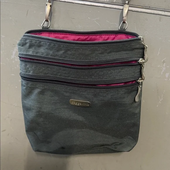 Baggallini Light Gray Crossbody Bag Lightweight NylonTravel Bag - Picture 1 of 4